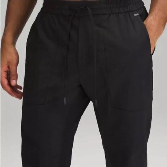 NWT Lululemon Men's License to Train Jogger  Black - Picture 3 of 4